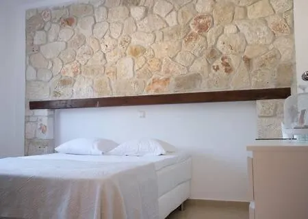 Villa Paliouri Luxury With Beautiful Patio & Sea View